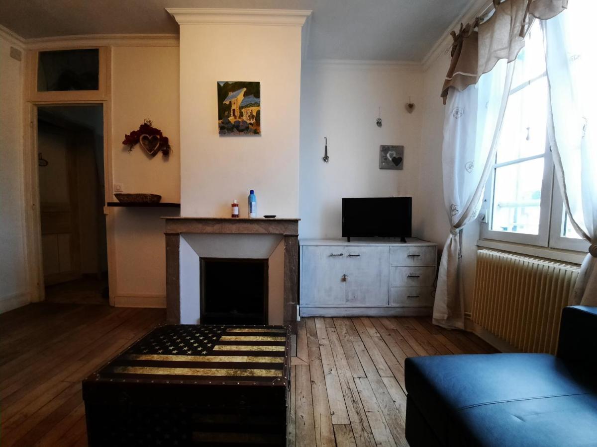 Joli Appartement Meuble 帕雷·勒·毛尼尔 外观 照片