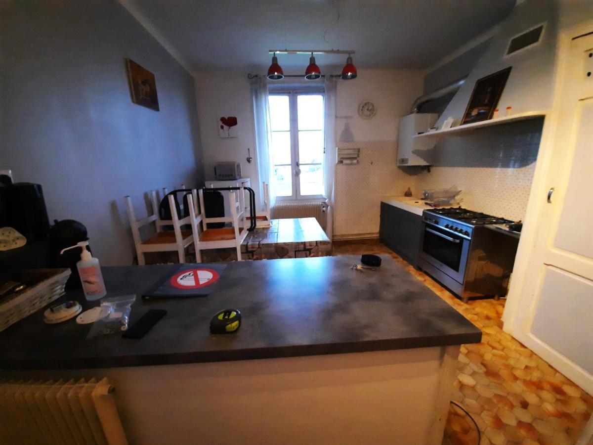 Joli Appartement Meuble 帕雷·勒·毛尼尔 外观 照片